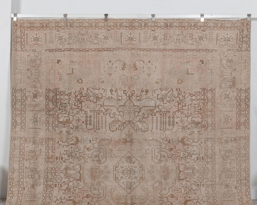 Neutral Oushak Rug 8' 9" x 11' 2" | No. VR96680