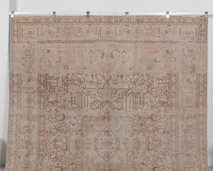 Neutral Oushak Rug 8' 9" x 11' 2" | No. VR96680