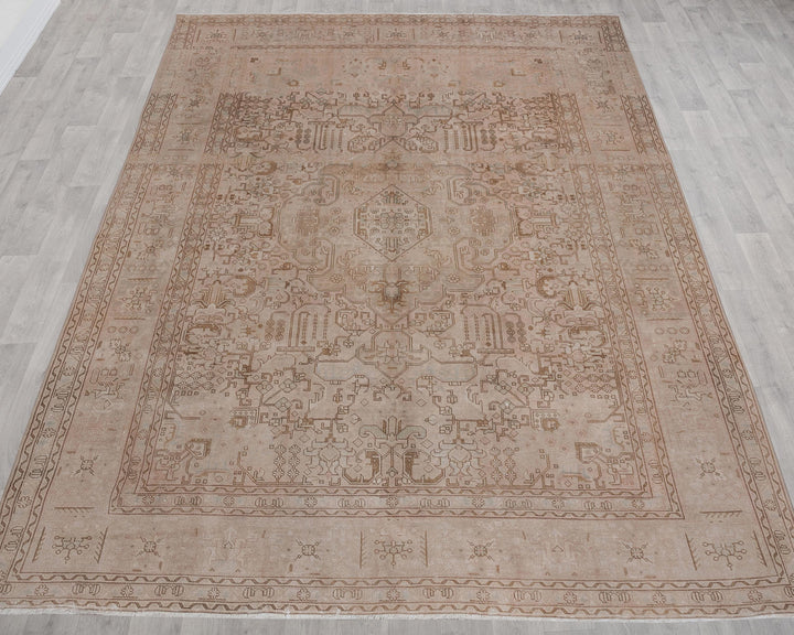 Neutral Oushak Rug 8' 9" x 11' 2" | No. VR96680