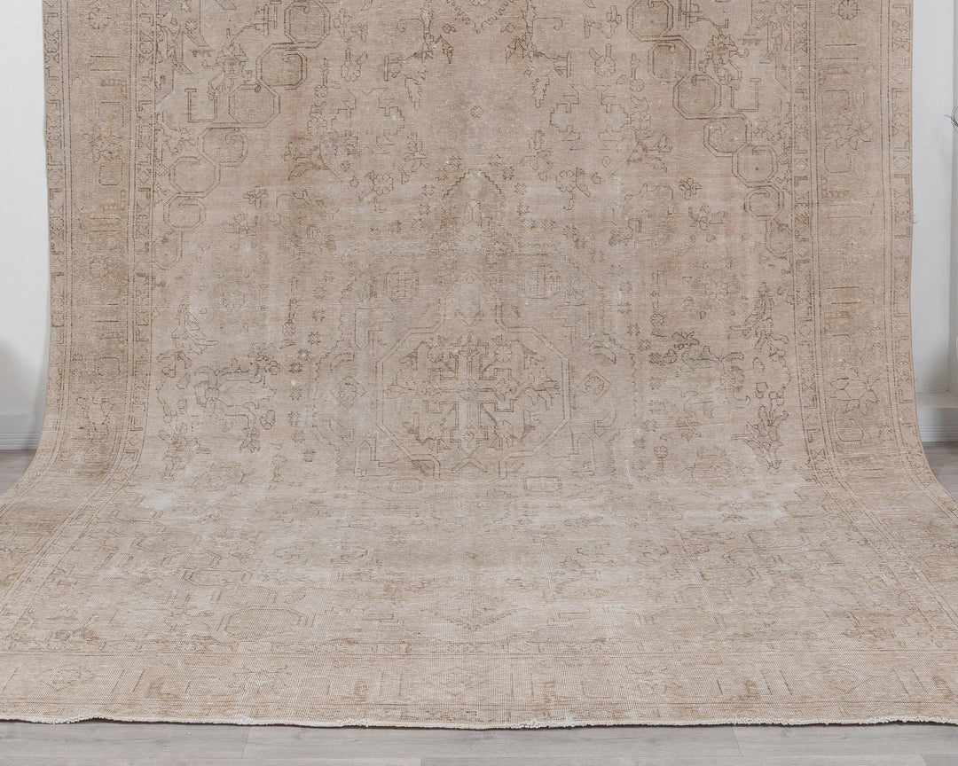 Beige Oushak Rug 9' 6" x 12' | No. VR78449
