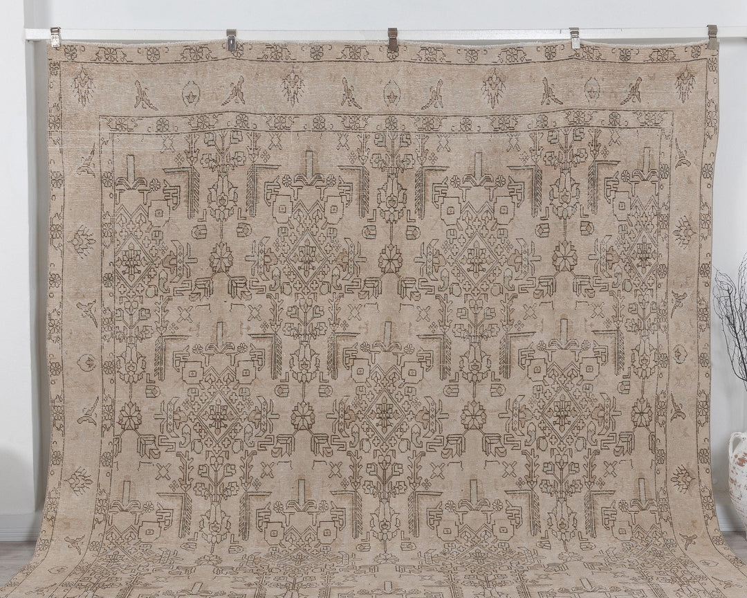Beige Oushak Rug 9' 3" x 12' 6" | No. VR61018