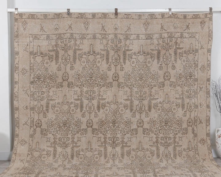 Beige Oushak Rug 9' 3" x 12' 6" | No. VR61018