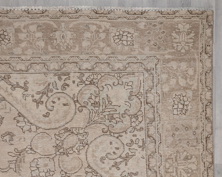 Beige Oushak Rug 9' 6" x 12' 6" | No. VR46551