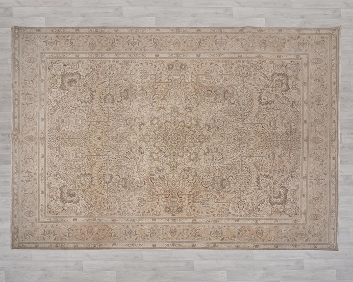 Beige Oushak Rug 9' 4" x 12' 8" | No. VR66343