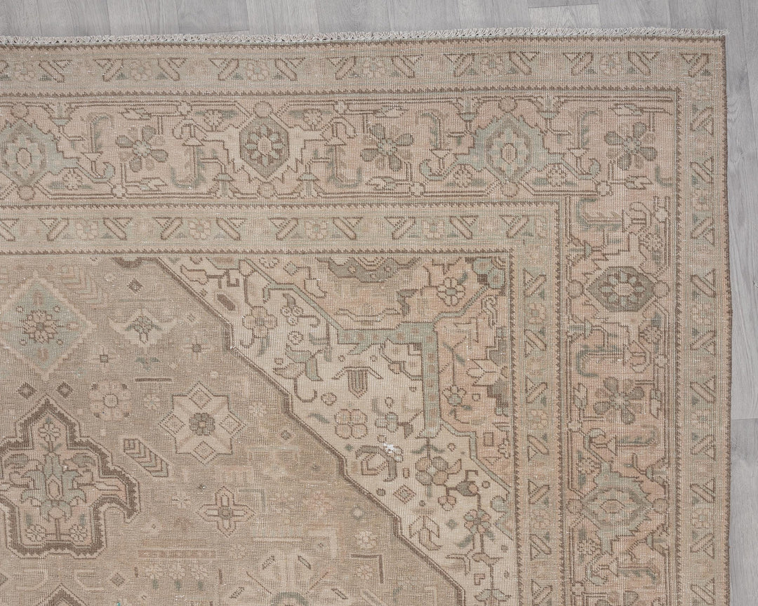 Beige Oushak Rug 8' 2" x 11' 4" | No. VR62908