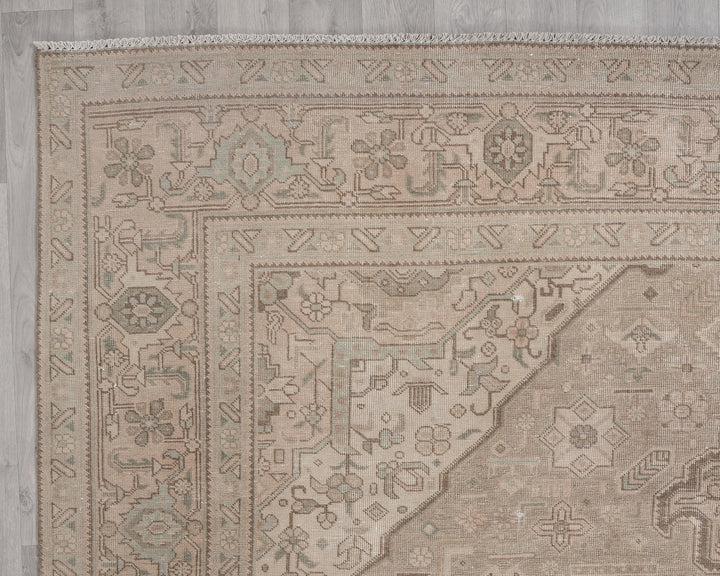 Beige Oushak Rug 8' 2" x 11' 4" | No. VR62908