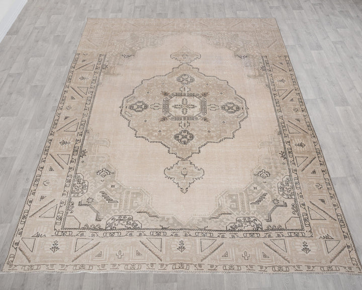 Beige Oushak Rug 9' 7" x 12' | No. VR28334
