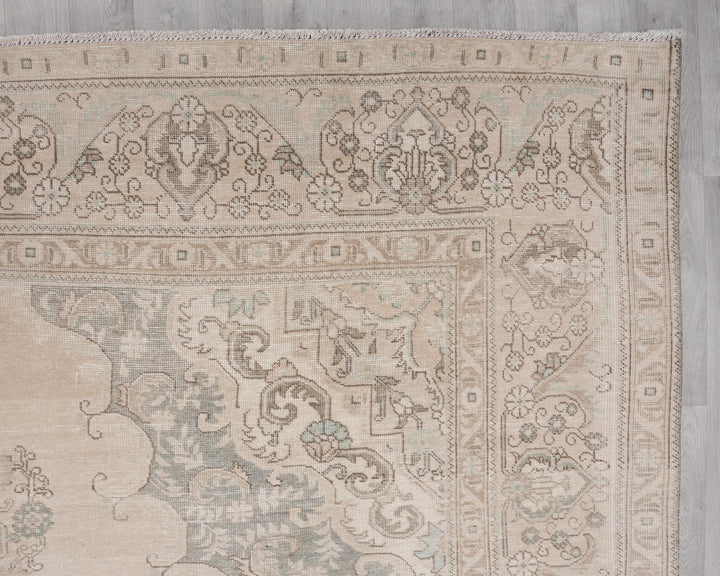 Beige Oushak Rug 9' 6" x 13' 1" | No. VR65890