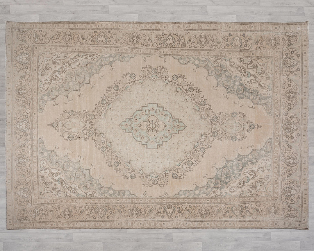 Beige Oushak Rug 9' 6" x 13' 1" | No. VR65890