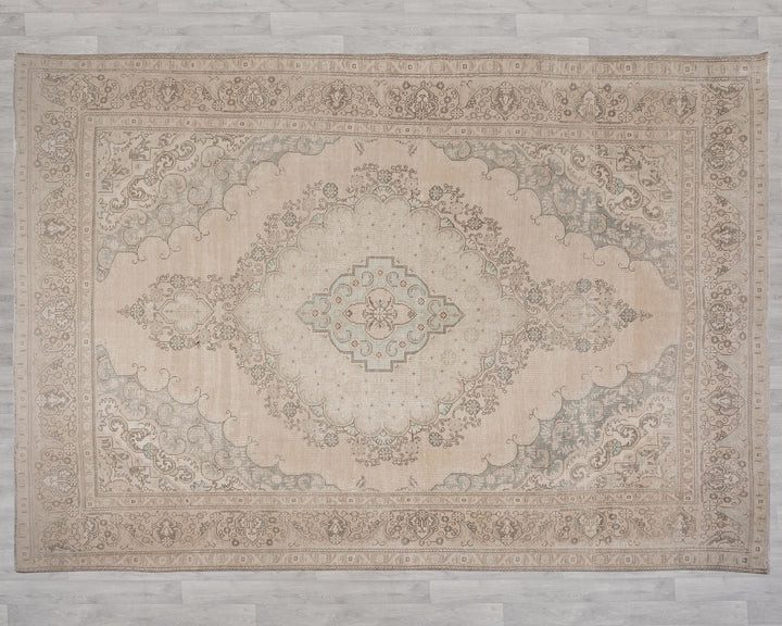 Beige Oushak Rug 9' 6" x 13' 1" | No. VR65890