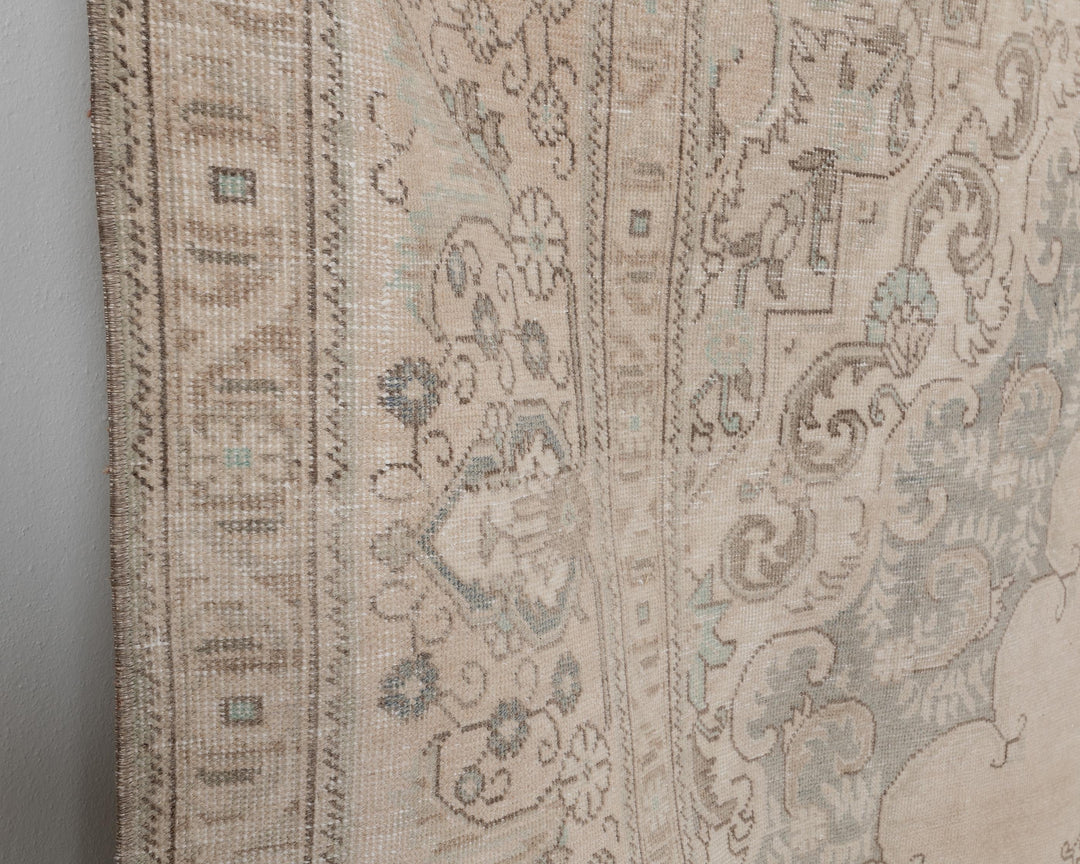 Beige Oushak Rug 9' 6" x 13' 1" | No. VR65890