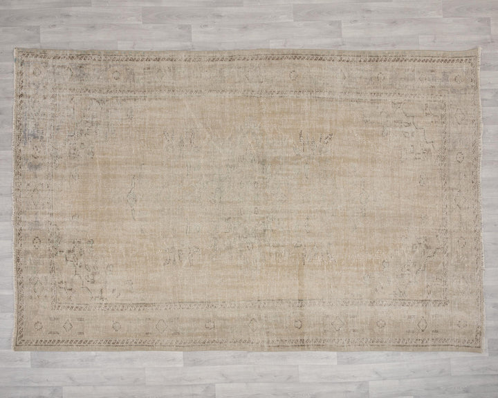 Beige Oushak Rug 6' 11" x 9' 11" | No. VR90956