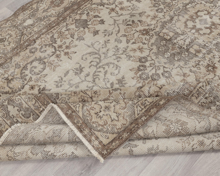 Beige Oushak Rug 6' 2" x 10' 1" | No. VR98750