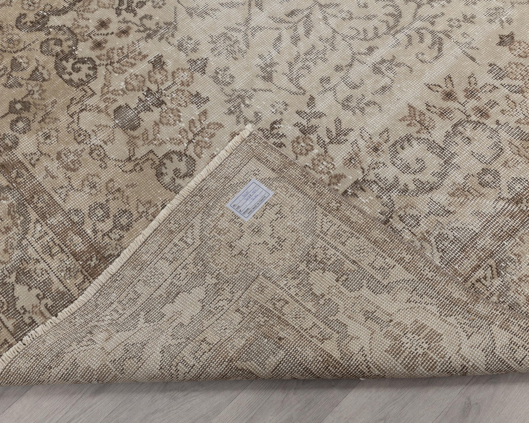 Beige Oushak Rug 6' 2" x 10' 1" | No. VR98750