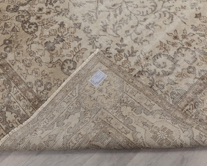 Beige Oushak Rug 6' 2" x 10' 1" | No. VR98750