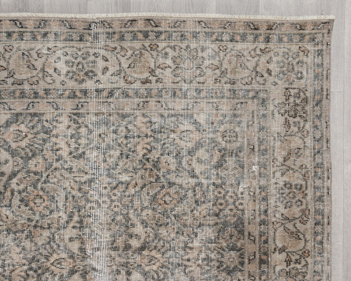 Neutral Oushak Rug 6' 9" x 9' 10" | No. VR63940