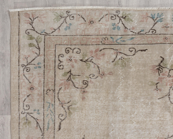 Beige Oushak Rug 6' 2" x 9' 2" | No. VR97936