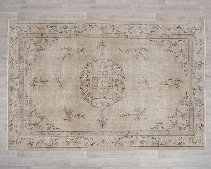 Beige Oushak Rug 6' 2" x 9' 2" | No. VR97936