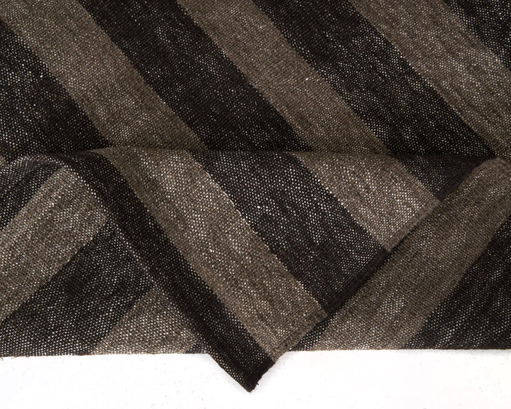 Brown Kilim Rug 5' 8" x 9' 2" | No. VR15498