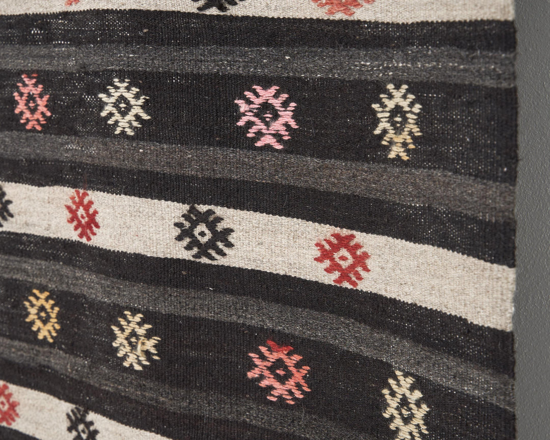 Brown Kilim Rug 6' 1" x 9' 8" | No. VR45597