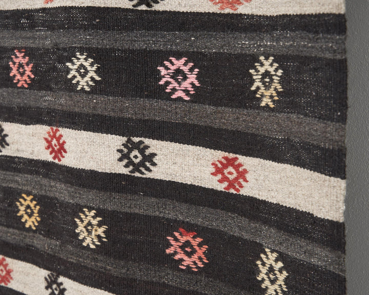 Brown Kilim Rug 6' 1" x 9' 8" | No. VR45597