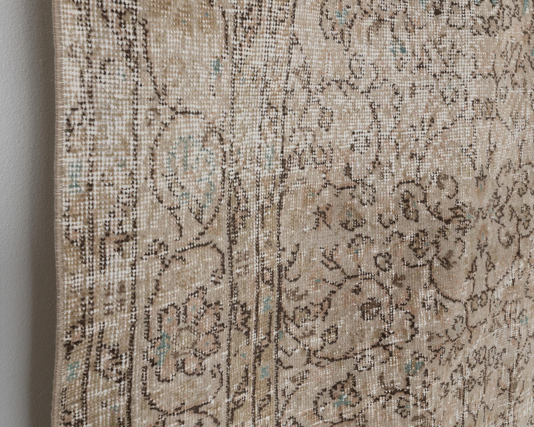 Neutral Oushak Rug 6' 6" x 9' 2" | No. VR10535