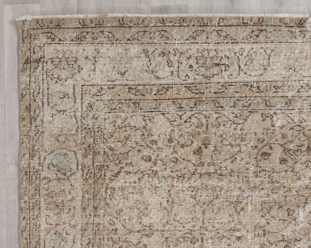 Neutral Oushak Rug 6' 6" x 9' 2" | No. VR10535