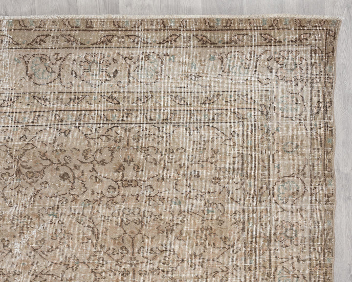 Neutral Oushak Rug 6' 6" x 9' 2" | No. VR10535
