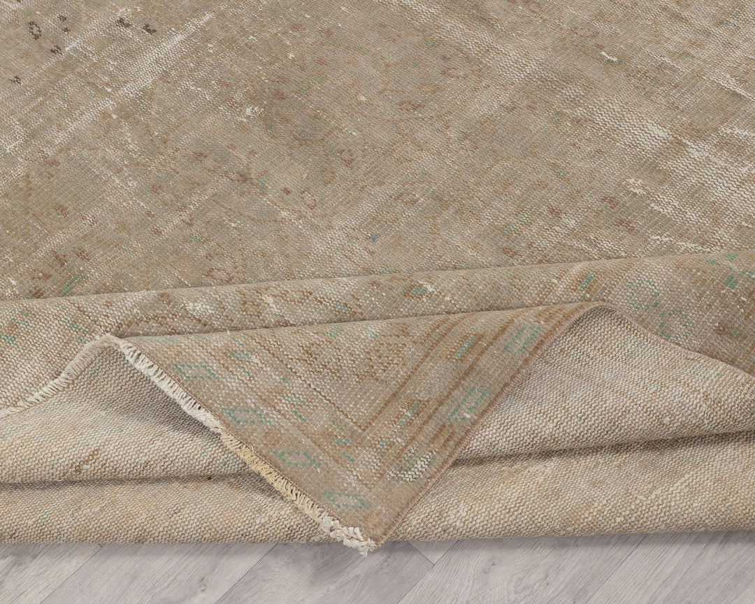 Beige Oushak Rug 6' 7" x 9' 7" | No. VR41095