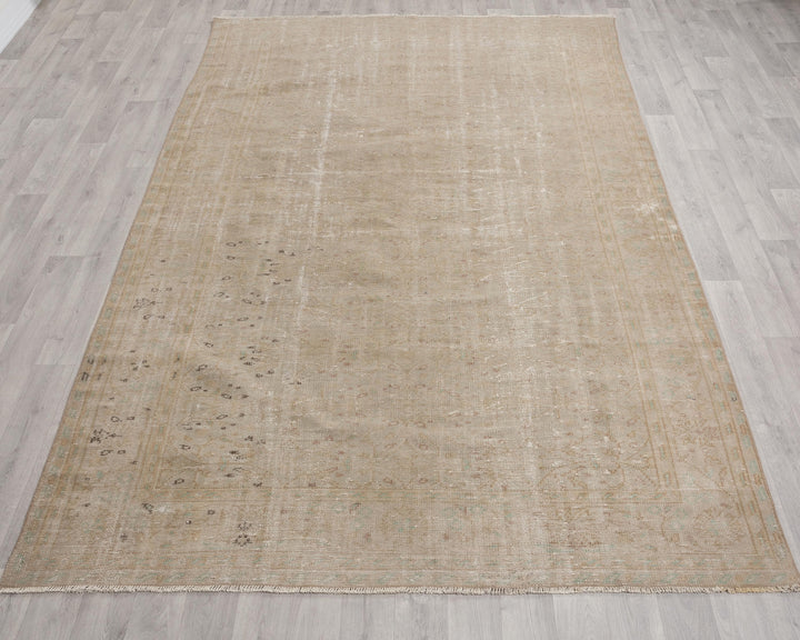 Beige Oushak Rug 6' 7" x 9' 7" | No. VR41095