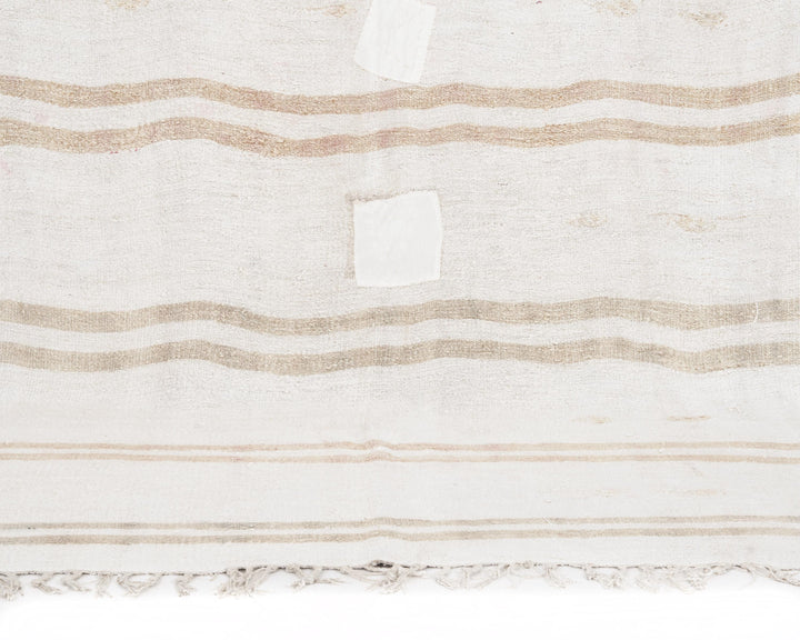 White Kilim Rug 5' 11" x 9' | No. VR56817