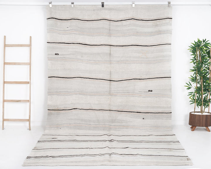 White Kilim Rug 6' 5" x 10' 2" | No. VR11959