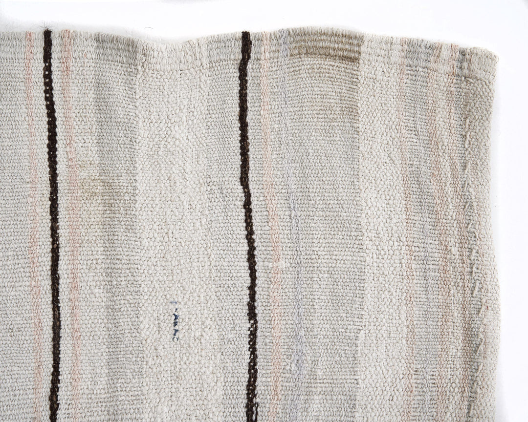 White Kilim Rug 6' 5" x 10' 2" | No. VR11959