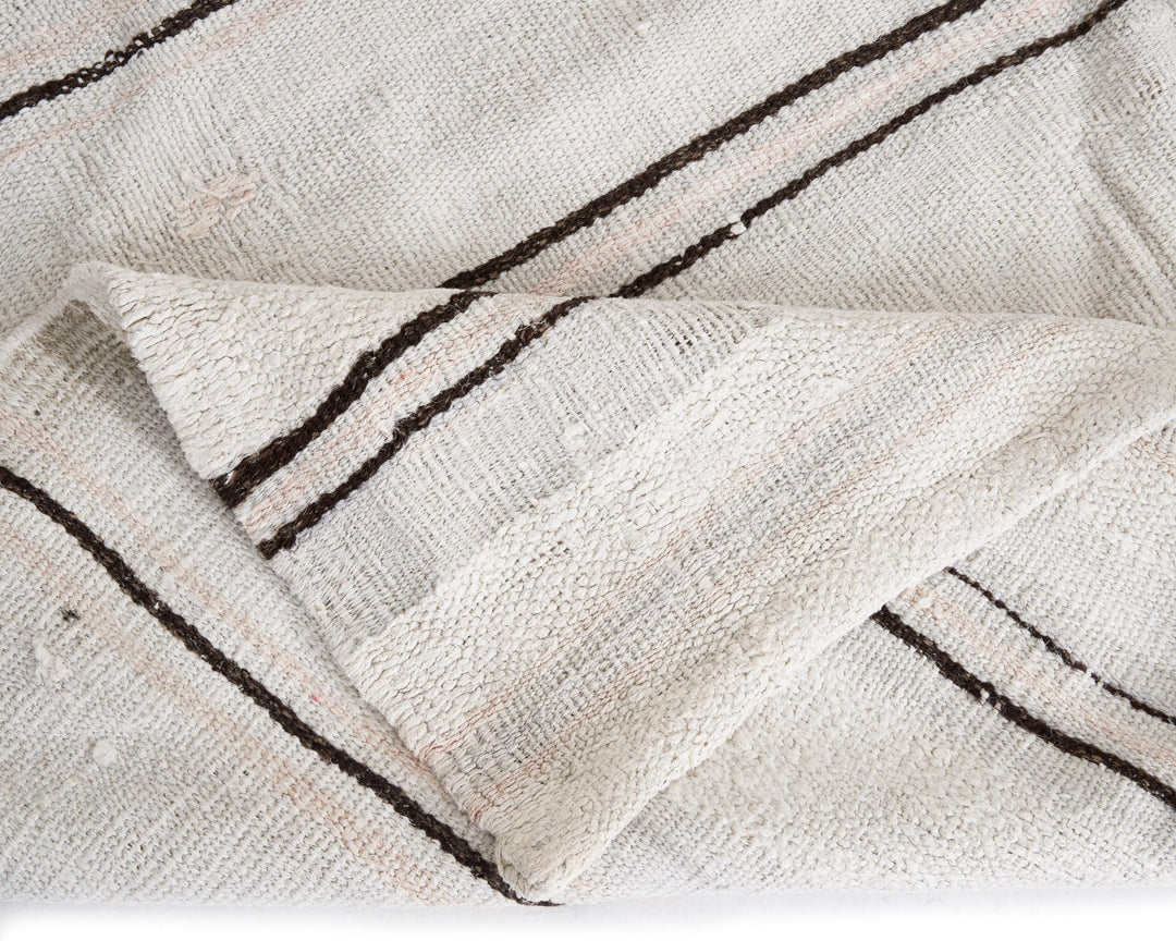 White Kilim Rug 6' 5" x 10' 2" | No. VR11959