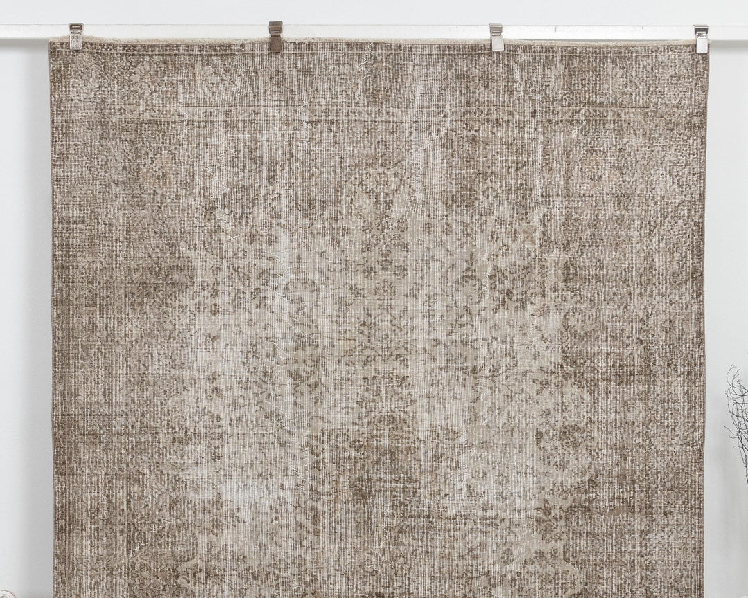 Beige Oushak Rug 7' x 10' | No. VR71340