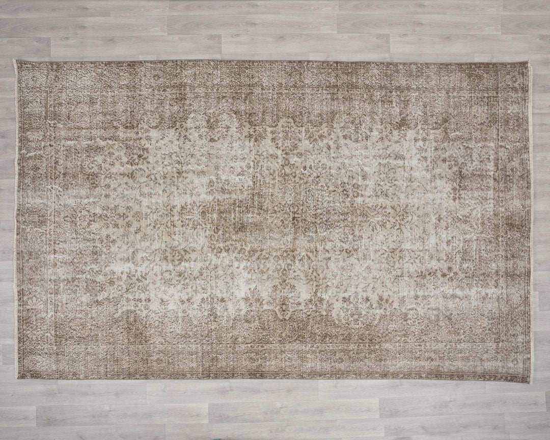 Beige Oushak Rug 7' x 10' | No. VR71340