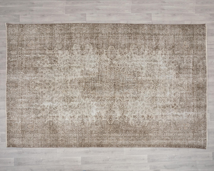 Beige Oushak Rug 7' x 10' | No. VR71340