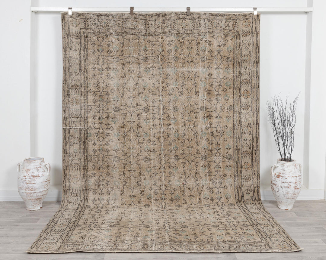 Beige Oushak Rug 7' 1" x 10' 2" | No. VR83759