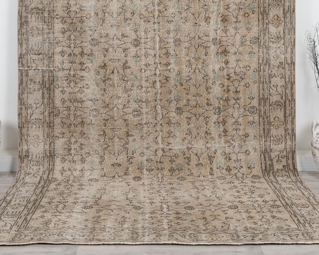 Beige Oushak Rug 7' 1" x 10' 2" | No. VR83759