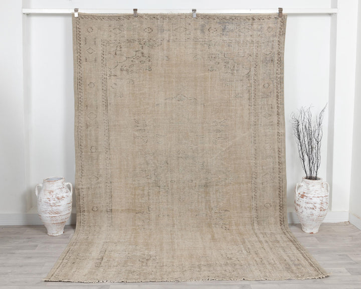 Beige Oushak Rug 6' 11" x 9' 11" | No. VR64270