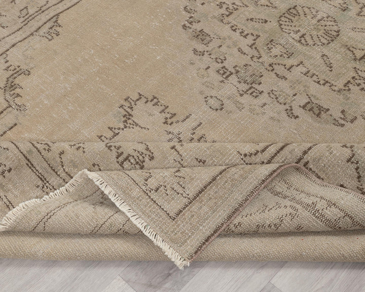 Beige Oushak Rug 7' x 10' | No. VR28139