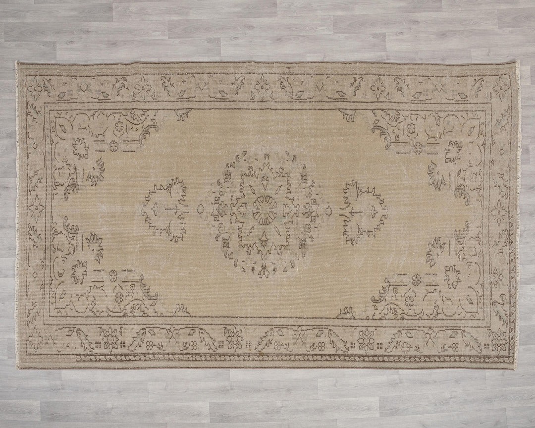 Beige Oushak Rug 7' x 10' | No. VR28139