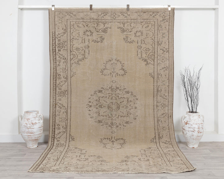 Beige Oushak Rug 7' x 10' | No. VR28139