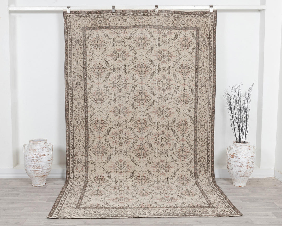 Beige Oushak Rug 5' 10" x 9' 10" | No. VR35959
