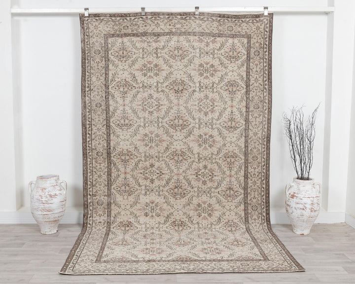 Beige Oushak Rug 5' 10" x 9' 10" | No. VR35959
