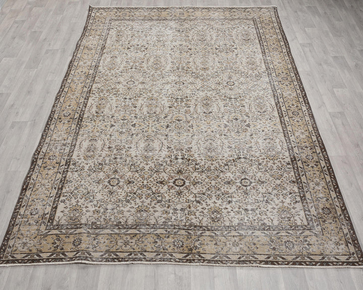 Beige Oushak Rug 6' 11" x 9' 8" | No. VR20701