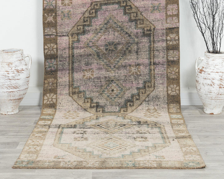Beige Runner Rug 3' 9" x 10' 6" | No. VR75925