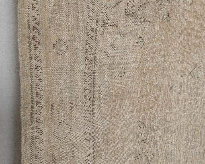 Beige Oushak Rug 6' 11" x 9' 11" | No. VR90956