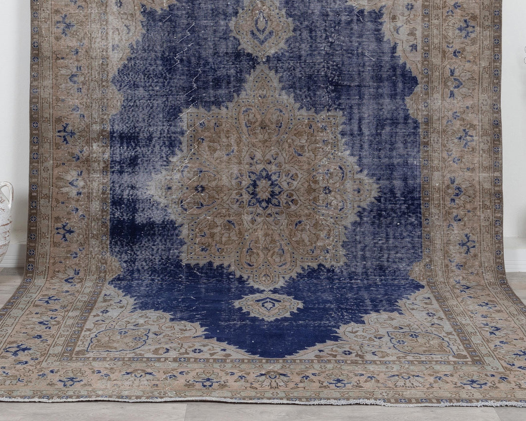 Blue Oushak Rug 7' 4" x 10' 8" | No. VR99609