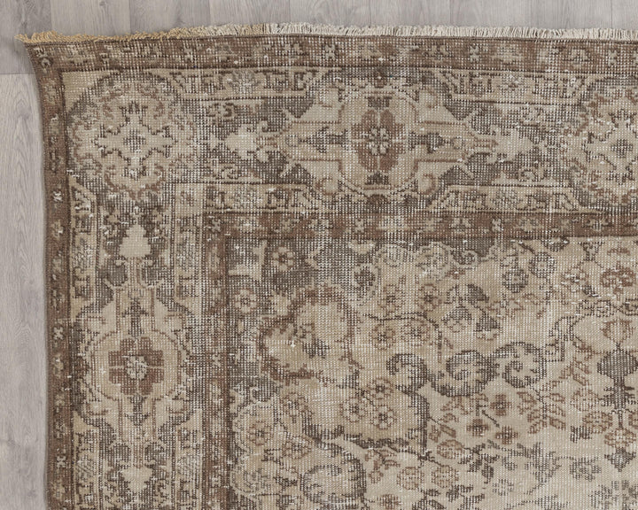 Beige Oushak Rug 6' 2" x 10' 1" | No. VR98750
